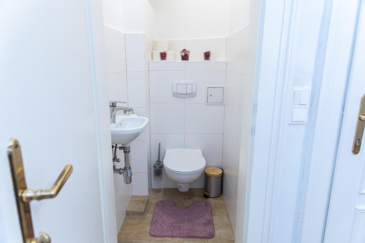 Luxe View Schoenbrunn Suite Vienna Exterior photo